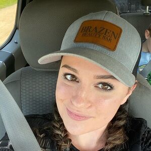 Meet your Posher, Casey